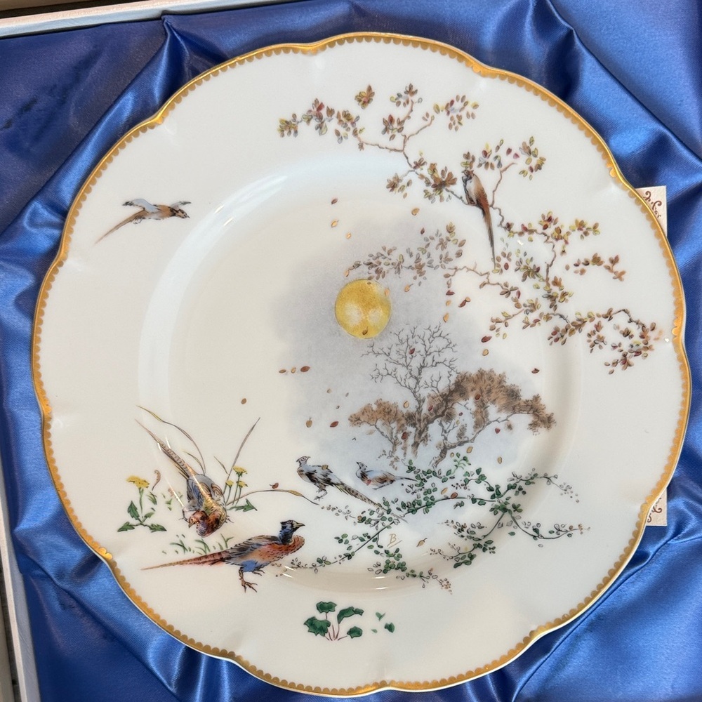 Decorative Blue-Accented Porcelain Plate Set - Floral & Bird Motifs - Picture 6 of 16
